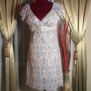 Size L Blue and Tan Lined Short Sleeve Dress